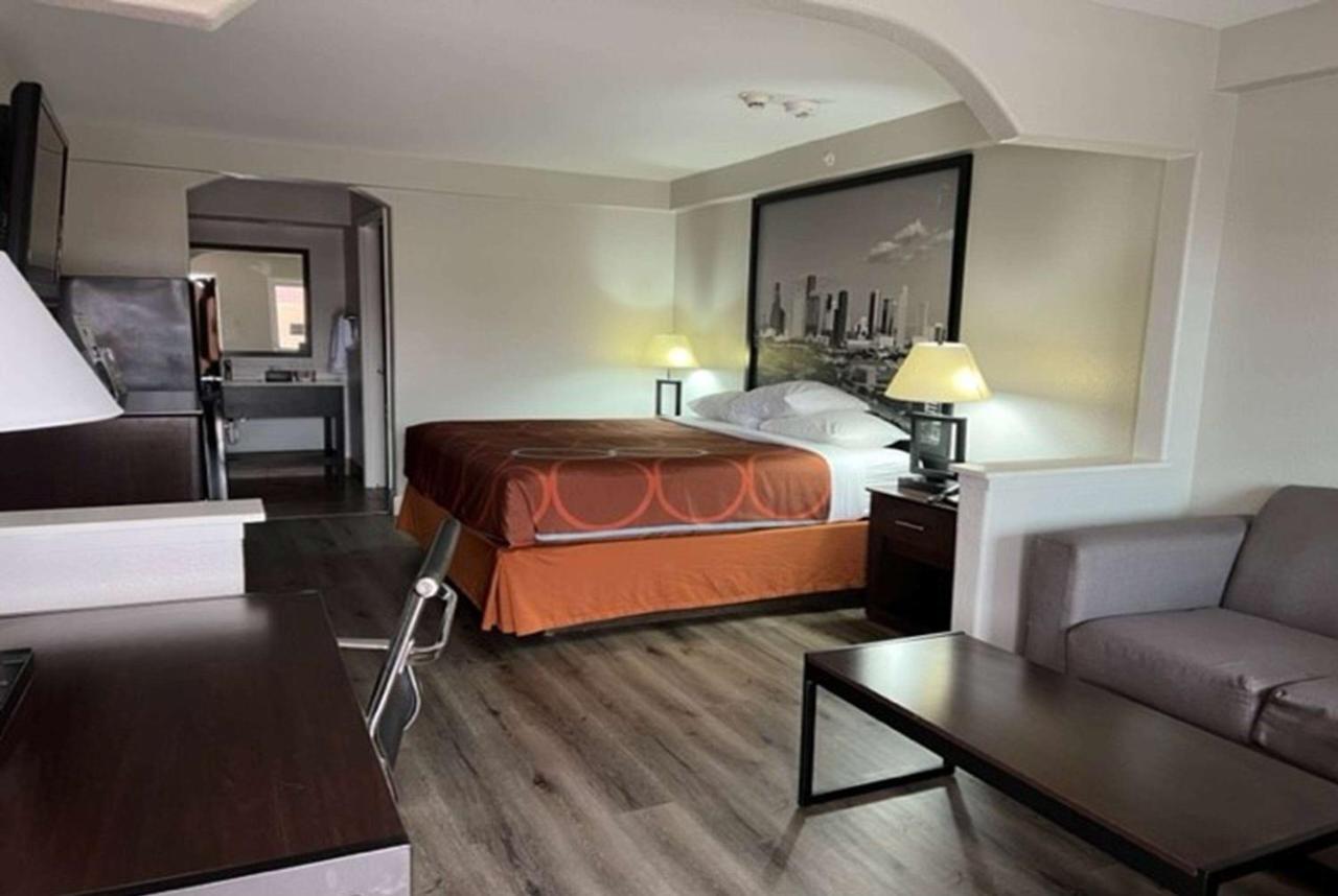Hotel Super 8 By Wyndham Mont Belvieu - Baytown East Exteriér fotografie