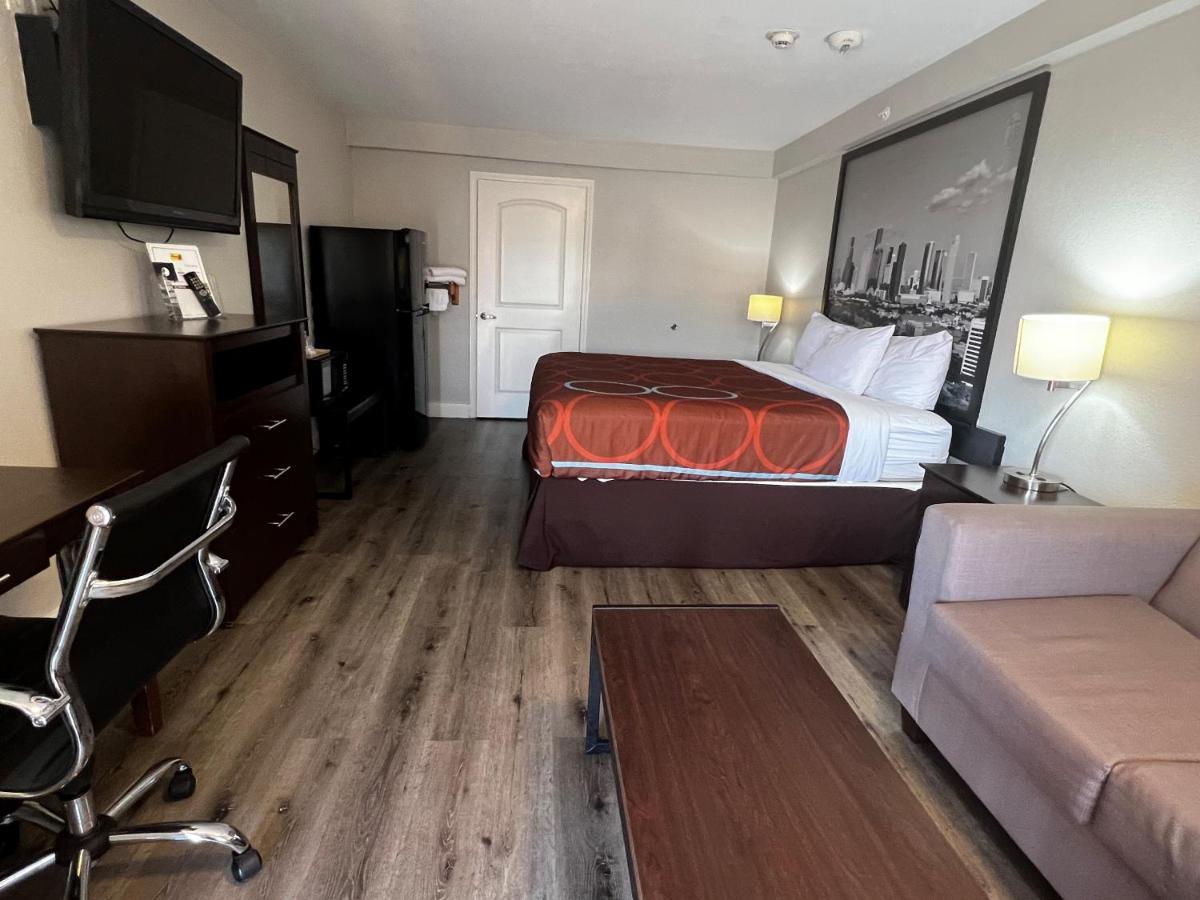 Hotel Super 8 By Wyndham Mont Belvieu - Baytown East Exteriér fotografie