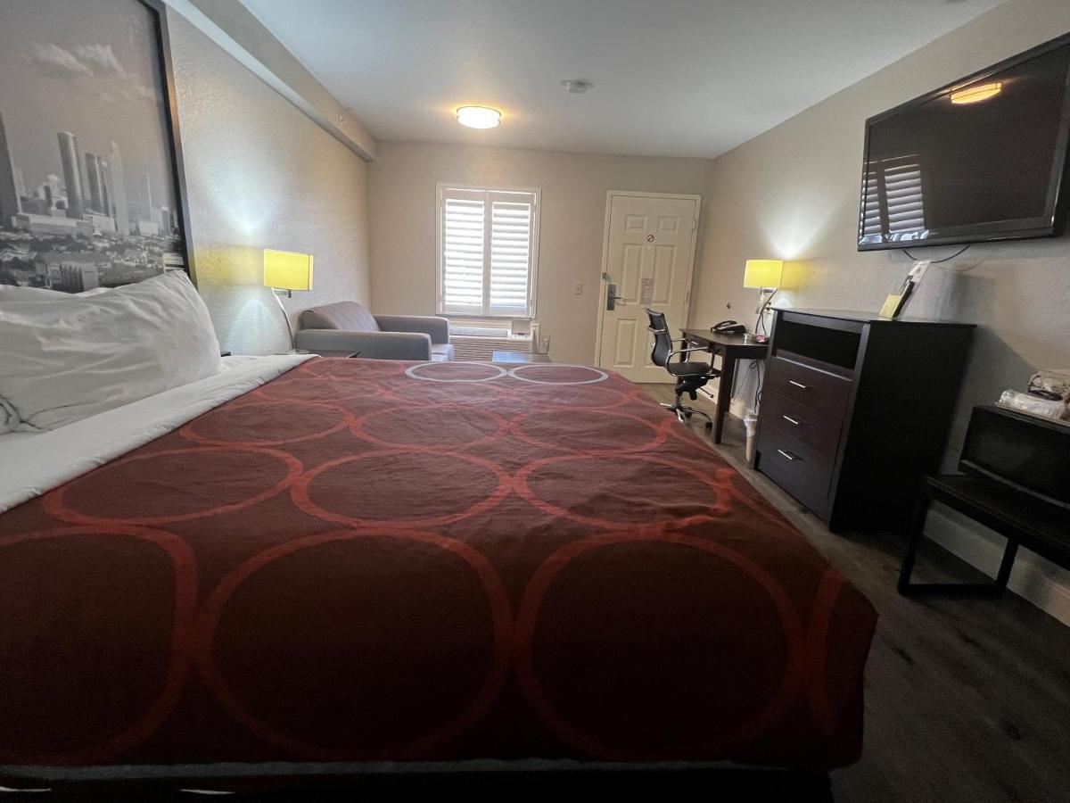 Hotel Super 8 By Wyndham Mont Belvieu - Baytown East Exteriér fotografie